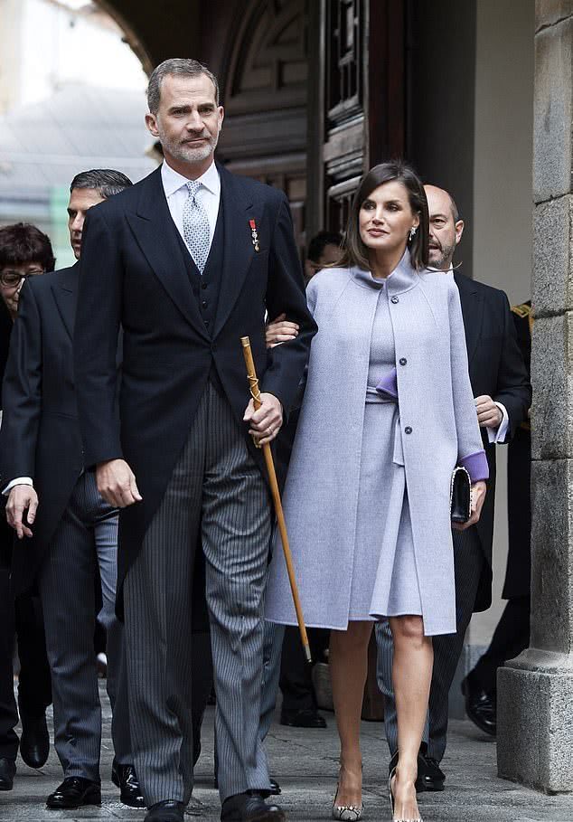 Spain Letizia's fashion light purple coat